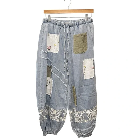 NWOT POL Floral Patchwork Denim Joggers, Size Medium - Picture 4 of 13